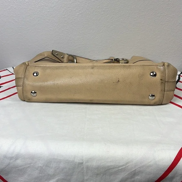 Coach Leather Beige Shoulder Purse Ruffle Trim - Picture 6 of 14